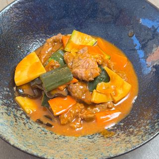 T101. Vitello con verdura in salsa tailandese