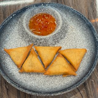 10 Triangolini con verdure e curry