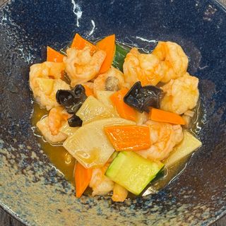 61 Gamberi con verdura in salsa piccante