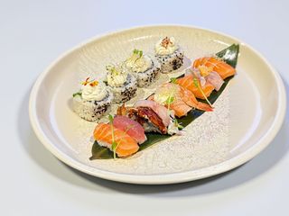 886 Sushi delux
