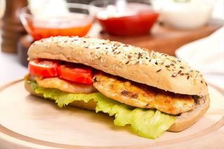 Panino con petto di pollo