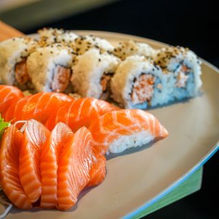 Salmon lovers box - 16 pezzi