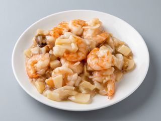 Gamberetti con anacardi