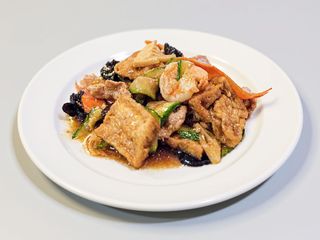 Tofu con maiale e gamberi