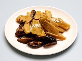 Bambù e funghi cinesi