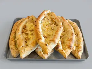 Menù Pizza kebab con il bordo ripieno la salsiccia