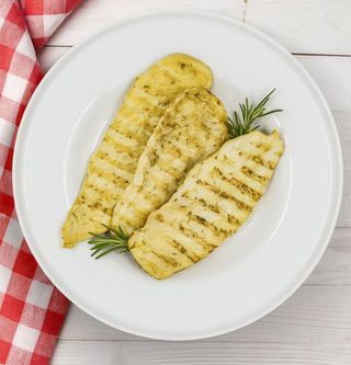Pollo alla griglia con contorno
