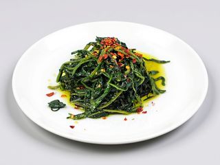 Cicoria ripassata con aglio e peperoncino 