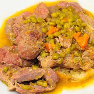 Ossobuco alla romana con piselli e carote 