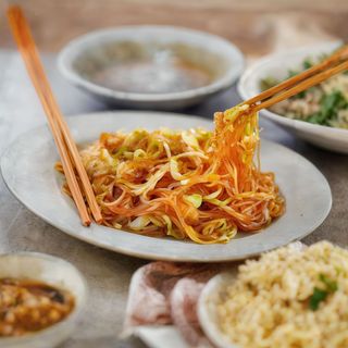 A87. Spaghetti di soia con verdure miste*