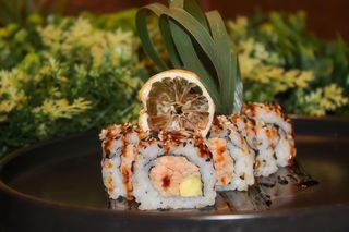 823. Sake teriyaki roll