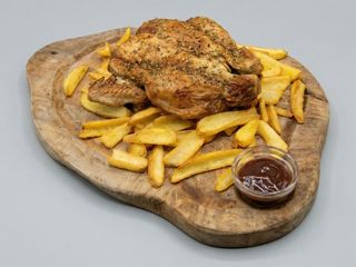 BBQ ROAST CHICKEN con patate fritte