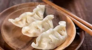 A30. Ravioli con carne al vapore*