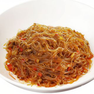 85 Spaghetti di soia con carne piccante