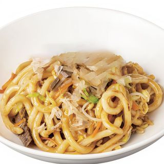 606 Yaki udon con manzo