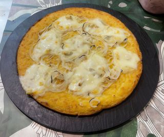 Farinata gorgonzola e cipolle