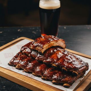 Baffa di costine al bbq 