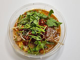 155 Zuppa di manzo piccante (grande)