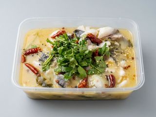 159 Zuppa di pesce piccante con verdura sott'aceto (grande)