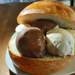 Brioche max con gelato col tuppo - popolare