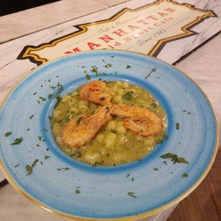 Gnocchi pesto e gamberi 