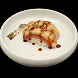 64. Flambè maguro nigiri