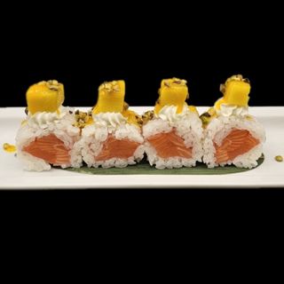 177. Uramaki mango roll