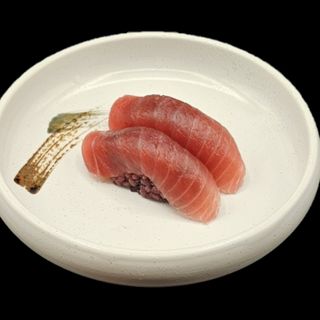 67. Black maguro nigiri