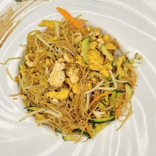 291. Spaghetti di riso con pollo e curry