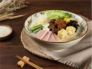 020-  Spaghetti di riso con zuppa e controfiletto