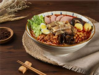 021 - Spaghetti di riso con pancetta di manzo e kimchi