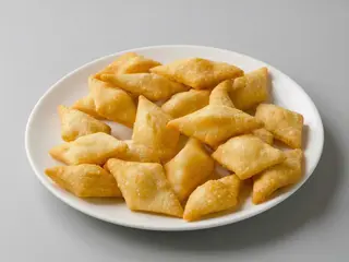 Chiacchiere Spianata Calabra e Scamorza Affumicata