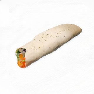 Piadina farcita con prosciutto crudo, pomodoro, mozzarella