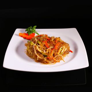 Spaghetti di soia con verdure miste