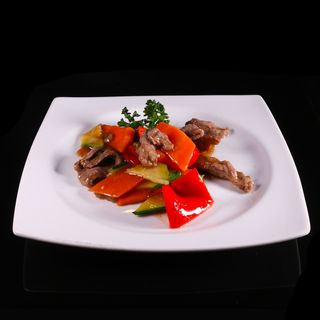 Vitello con verdure miste