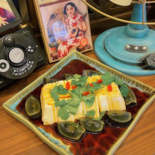 107 Uova cent'anni con tofu tenero 皮蛋豆腐