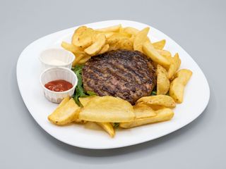 Hamburger di Black Angus 200g al Piatto con Contorno