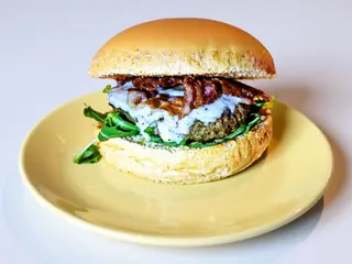 Hamburger Cesare