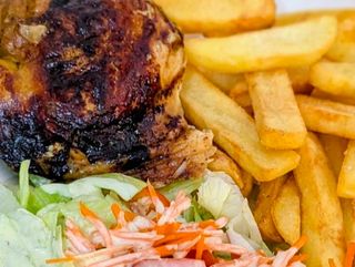 POLLO A LA BRASA CON PAPAS AL HORNO