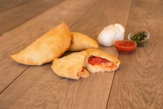 Panzerotto fritto alla boscaiola