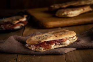 Saltimbocca wurstel e patatine