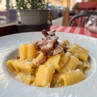 Rigatone alla carbonara