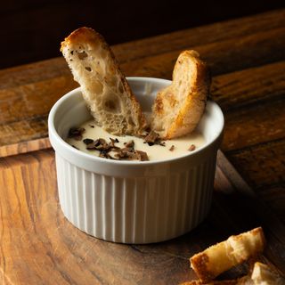 fonduta con i formaggi con tartufo