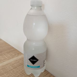 Acqua naturale