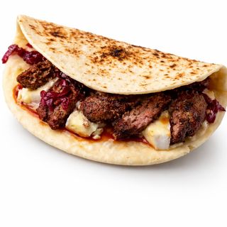 Hamburger di manzo, brie, cipolla caramellata, salsa bbq