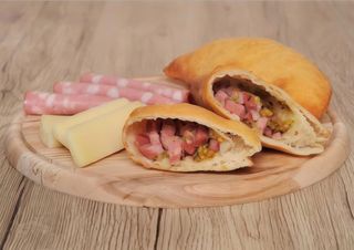 Mortadella, provolone, granella di pistacchio