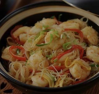 225 Spaghetti di riso con gamberi 