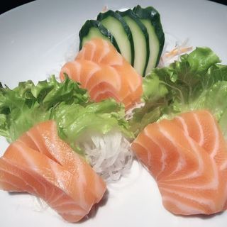 43. Sashimi di salmone