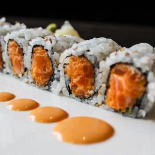51. Spicy salmon (8pz)