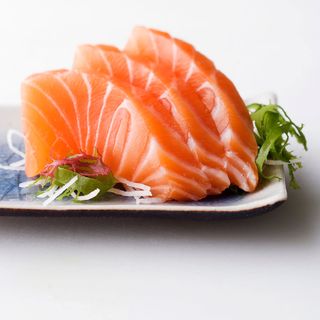 43. Sashimi di salmone